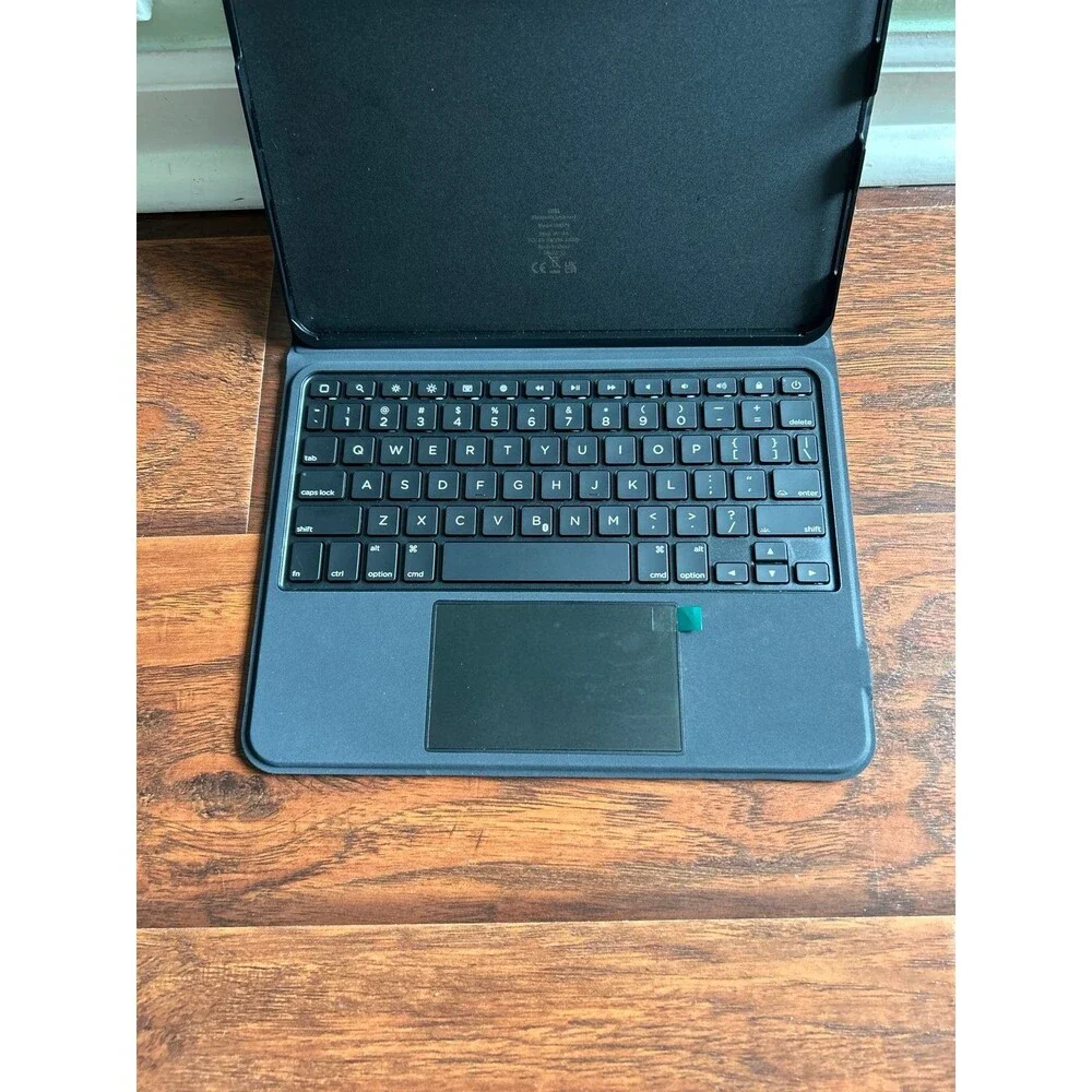 ESR Ascend 6B005 Black Portable Adjustable Stand Keyboard Case For iPad Used